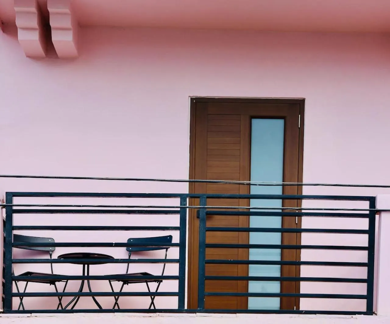 Room 12 Sunlit Balcony Stay Near Calle Cerra San Juan Hotel