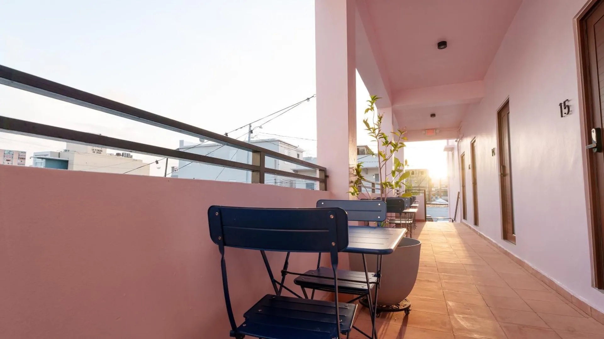 Room 12 Sunlit Balcony Stay Near Calle Cerra San Juan Hotel